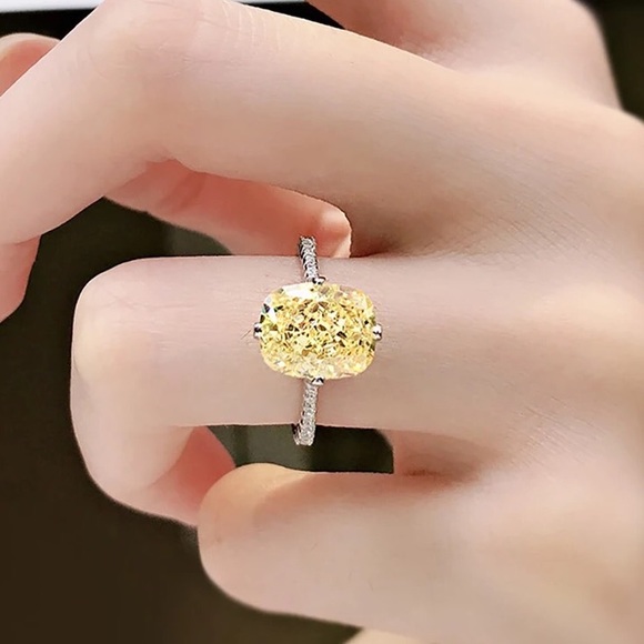 2.5ct Canary Radiant Cut Ring - Picture 3 of 17